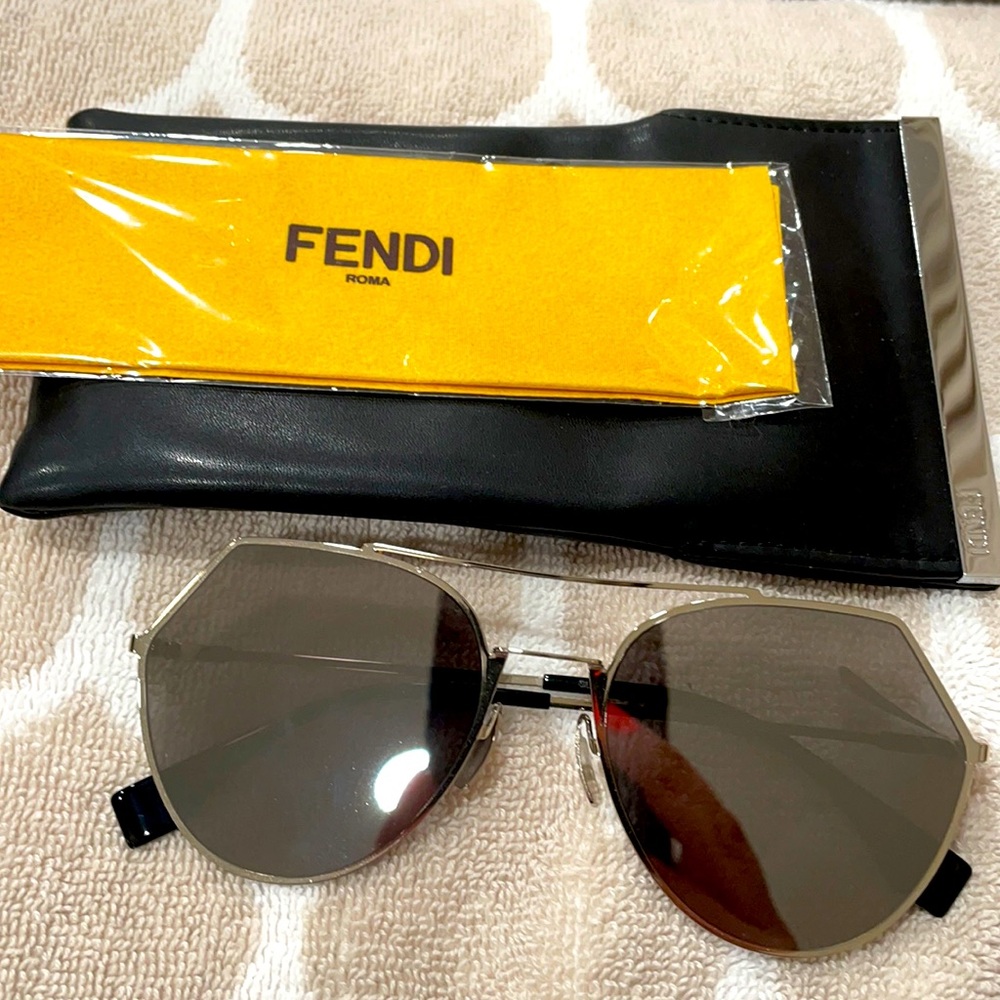 Fendi Aviators/ silver flash silver mirror coat